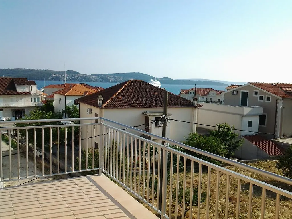 Apartments D&A تروغير