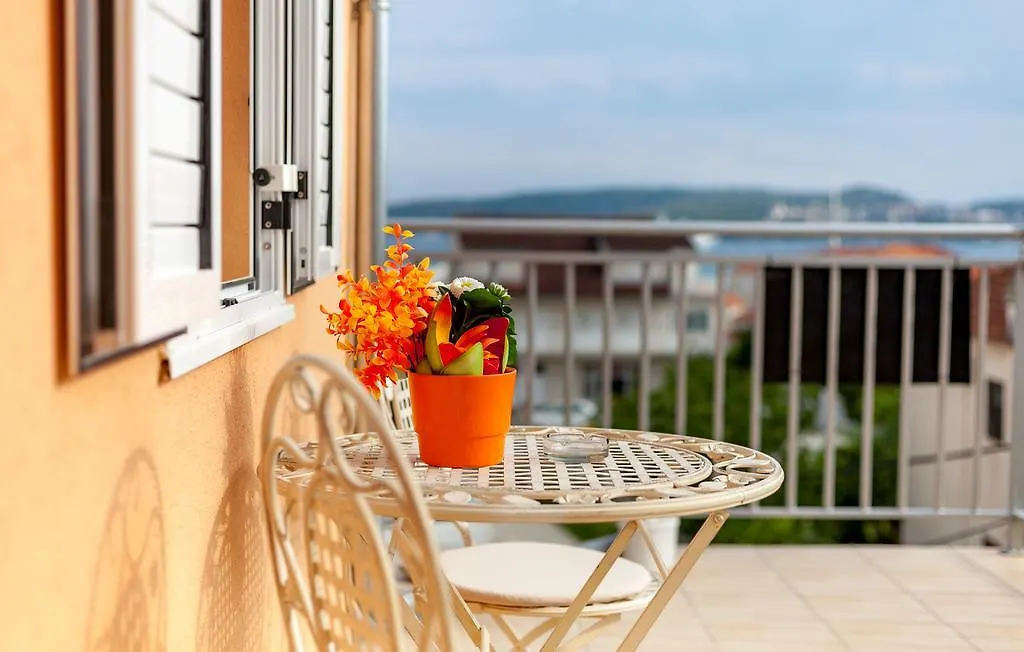 Apartments D&A تروغير