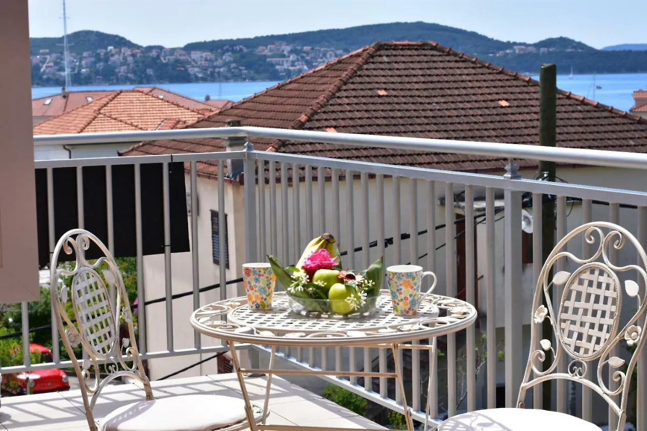 Apartments D&A Trogir 0*,